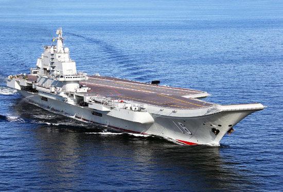 遼寧艦穿越臺(tái)灣海峽 臺(tái)女星劉樂(lè)妍：兩岸是一家人 它會(huì)保護(hù)我們